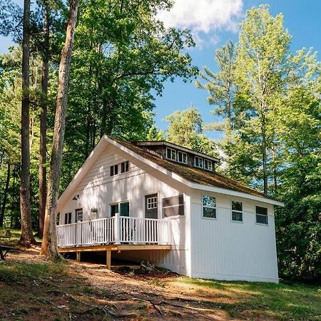 Cabin On Beautiful Arbutus Lake Near Traverse City Zewnętrze zdjęcie