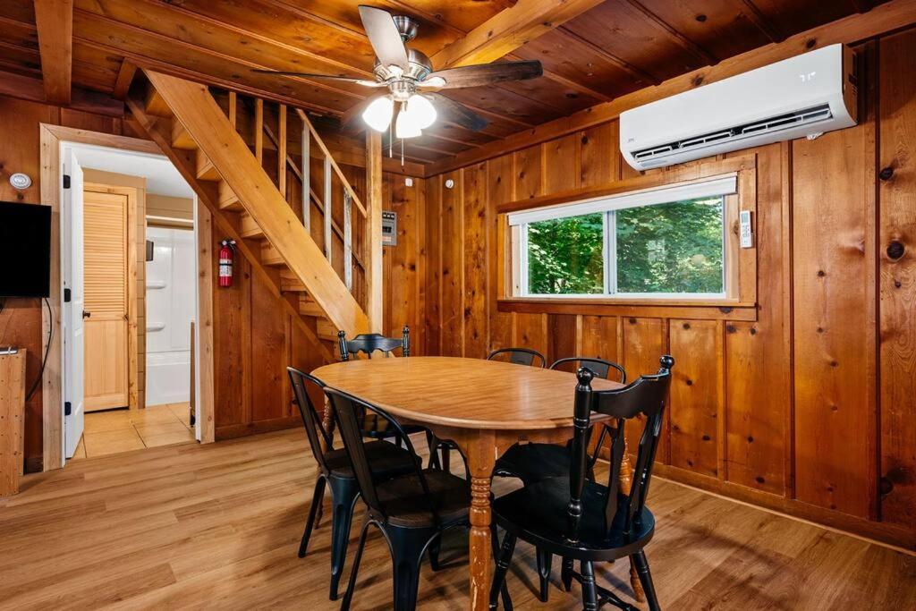 Cabin On Beautiful Arbutus Lake Near Traverse City Zewnętrze zdjęcie