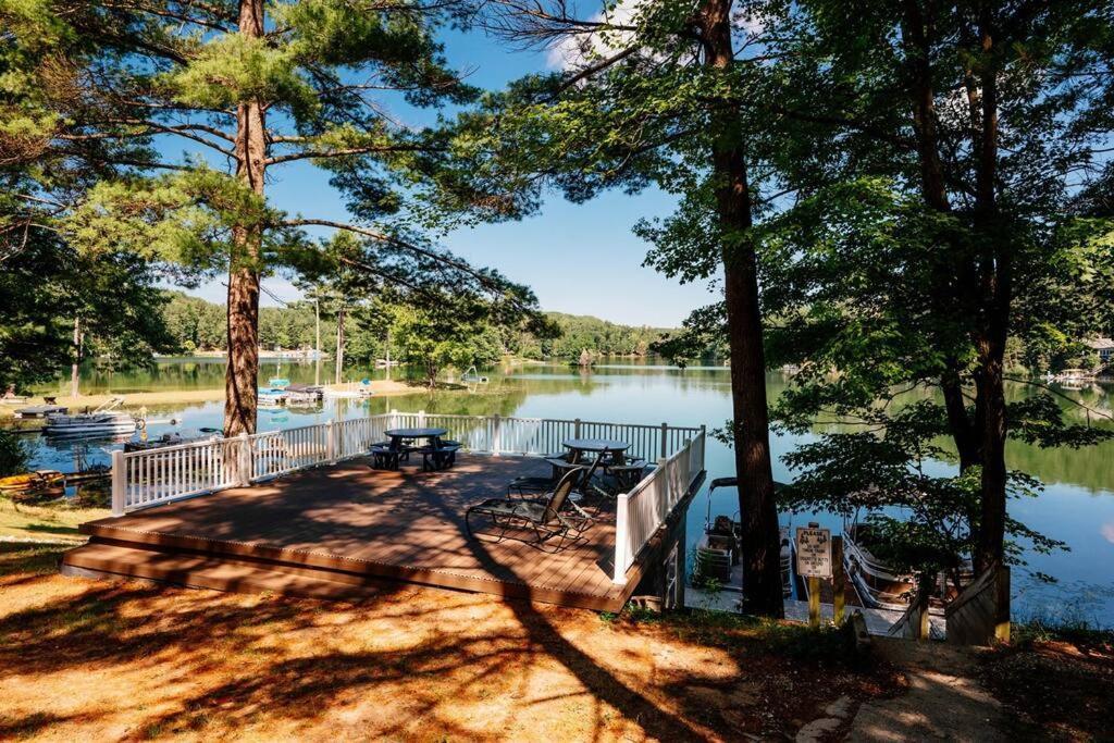 Cabin On Beautiful Arbutus Lake Near Traverse City Zewnętrze zdjęcie