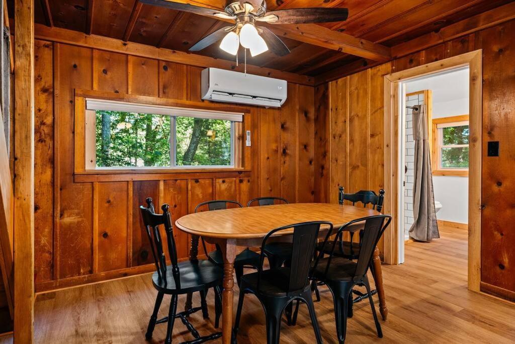 Cabin On Beautiful Arbutus Lake Near Traverse City Zewnętrze zdjęcie