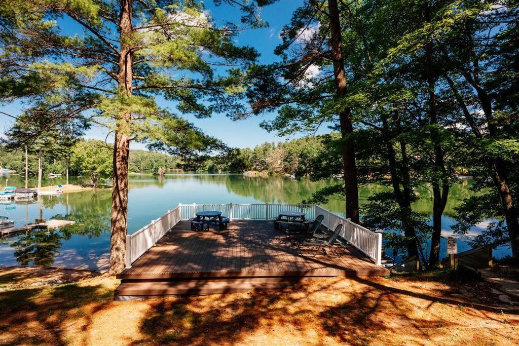 Cabin On Beautiful Arbutus Lake Near Traverse City Zewnętrze zdjęcie