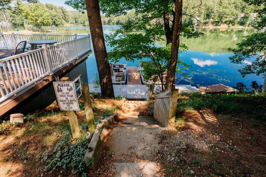 Cabin On Beautiful Arbutus Lake Near Traverse City Zewnętrze zdjęcie